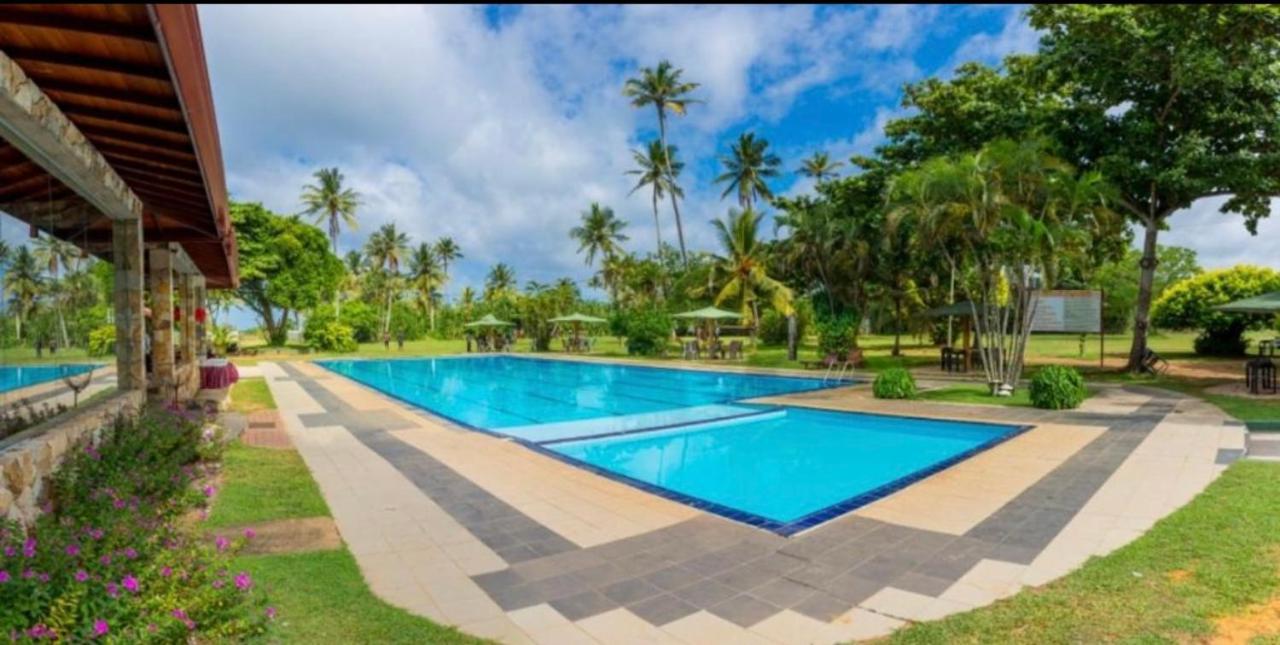 וואדואה River View Banquet & Resort מראה חיצוני תמונה