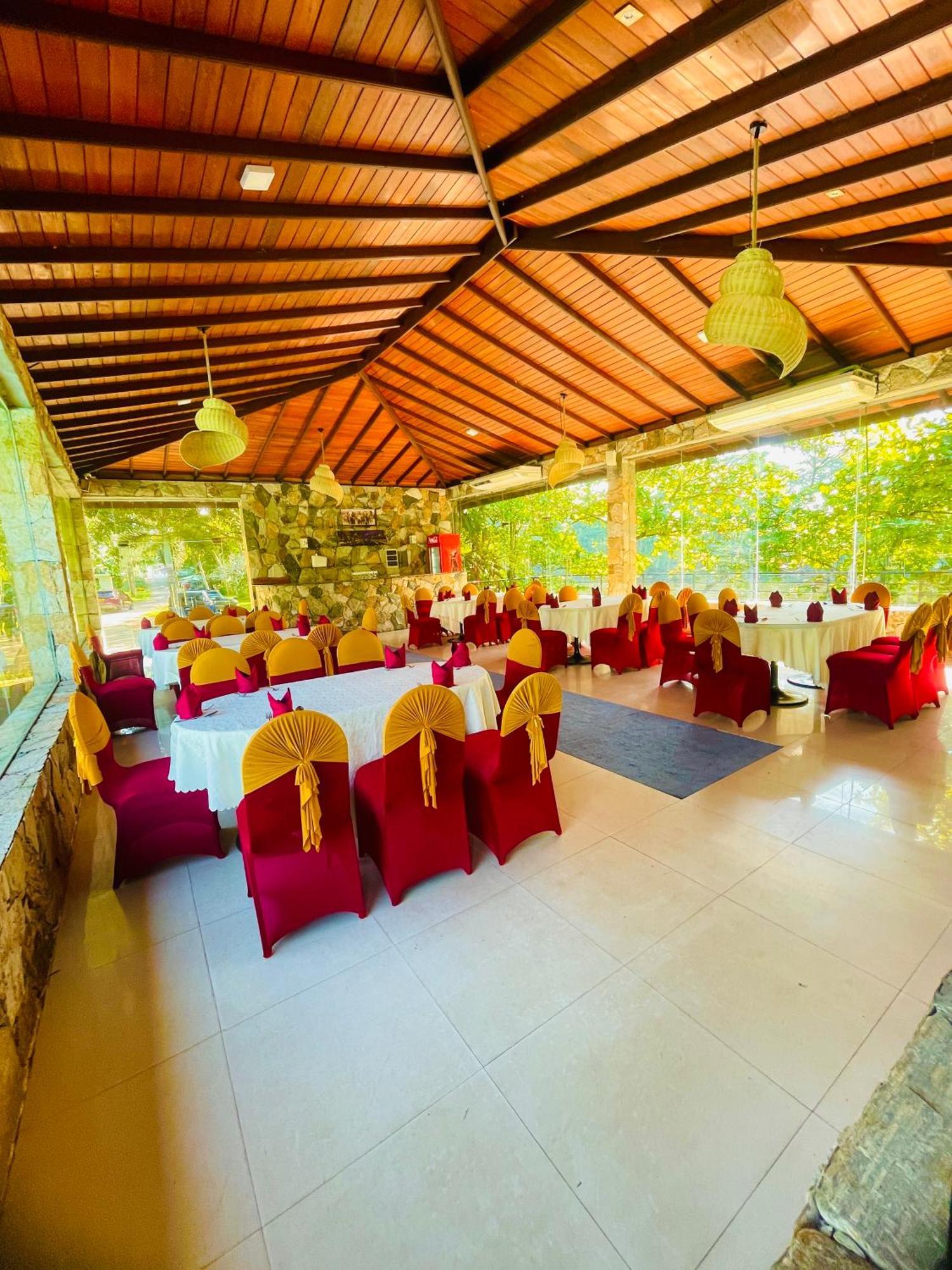 וואדואה River View Banquet & Resort מראה חיצוני תמונה